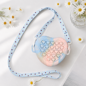 Pet Heart Silicone Treat Bag, Portable Dog Cat Snack Pouch Fidget Stress Relief Silicone Crossbody Bag, Suitable for Outdoor Walking Training